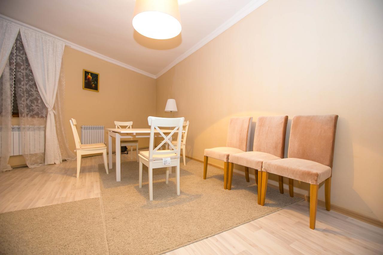 Hotel Jasmine Atirau Kültér fotó